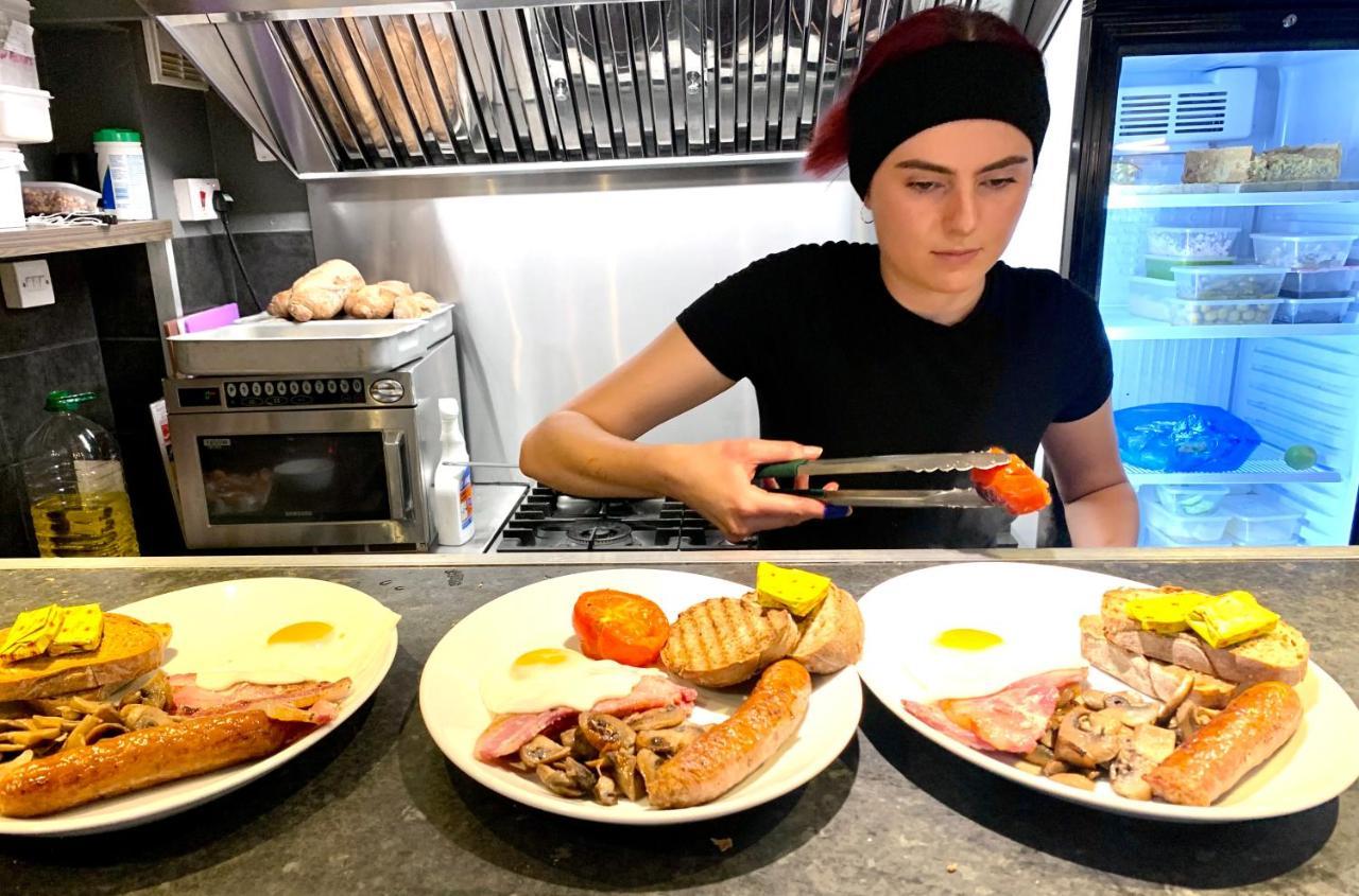 Blas At Fronlas Cafe - The Heart Of Newport Newport  Extérieur photo