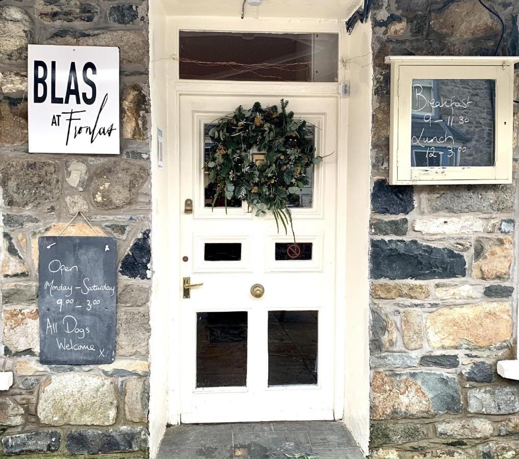 Blas At Fronlas Cafe - The Heart Of Newport Newport  Extérieur photo